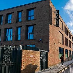 london-city-airport-apartment.cambridgehotelsuk.com/