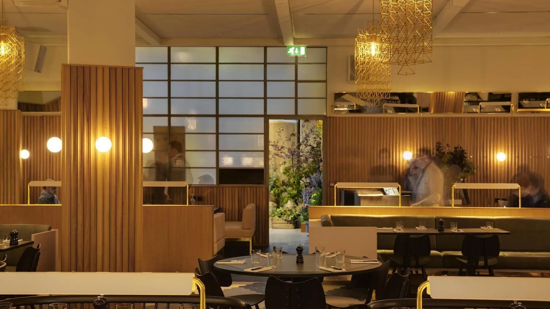 One Hundred Shoreditch London 4*,